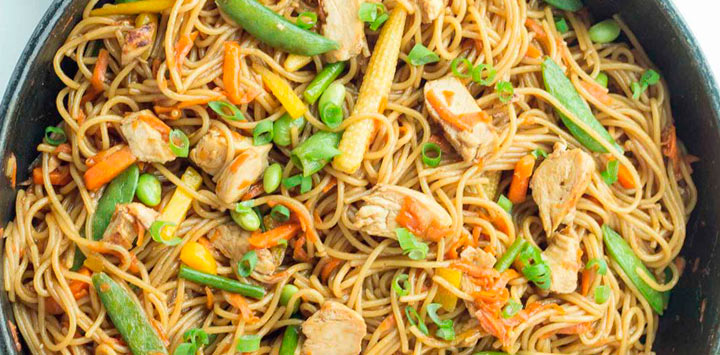 Aprende aquí la receta para preparar chow mein de pollo